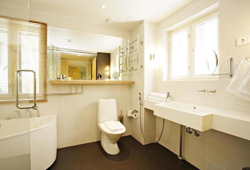 Kyyhkylä Hotel And Manor