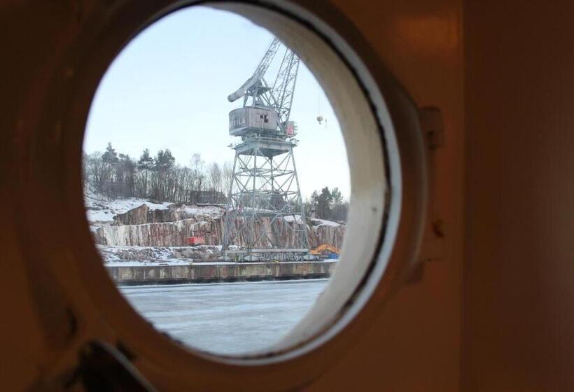 Laivahostel S/s Bore