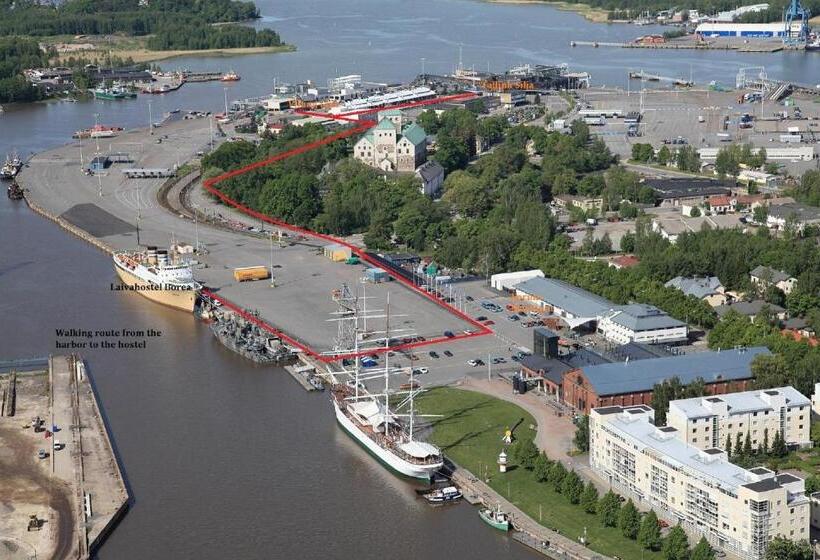 Laivahostel S/s Bore