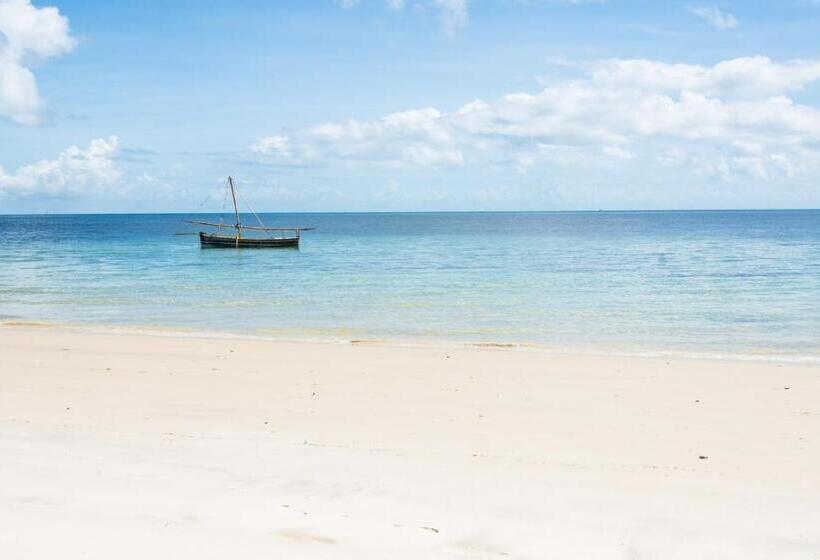 منتجع Butiama Beach Lodge