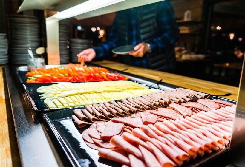 리조트 Northern Lights Village Saariselkä