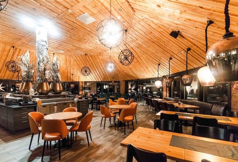 리조트 Northern Lights Village Saariselkä