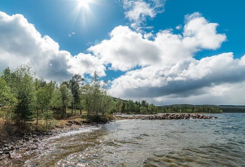 リゾートホテル Ukonjärven Holiday Village