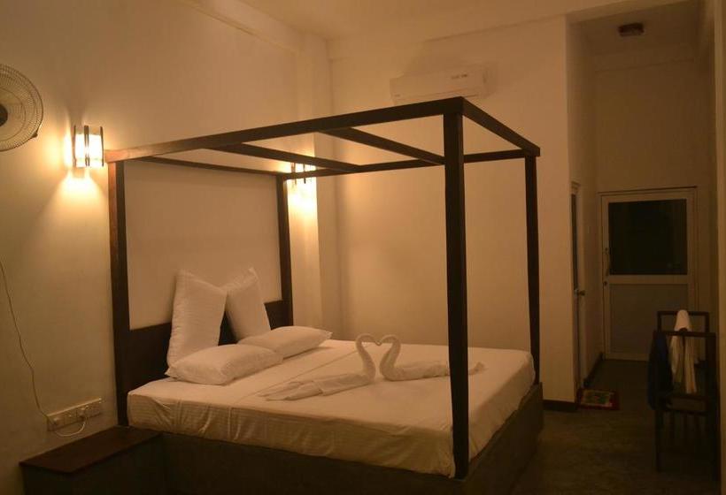 리조트 Plantation Surf Inn & Restaurant