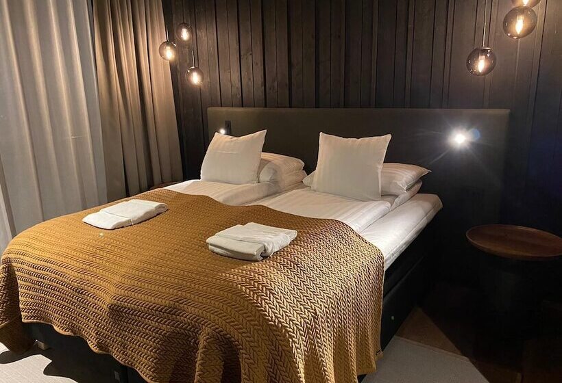 Wilderness Hotel Muotka & Igloos