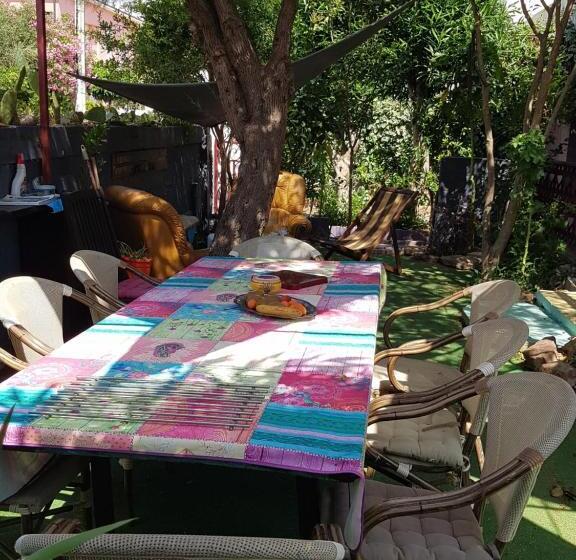 민박 Chambres Privées Maison Jardin Toutes Commodités Partagées