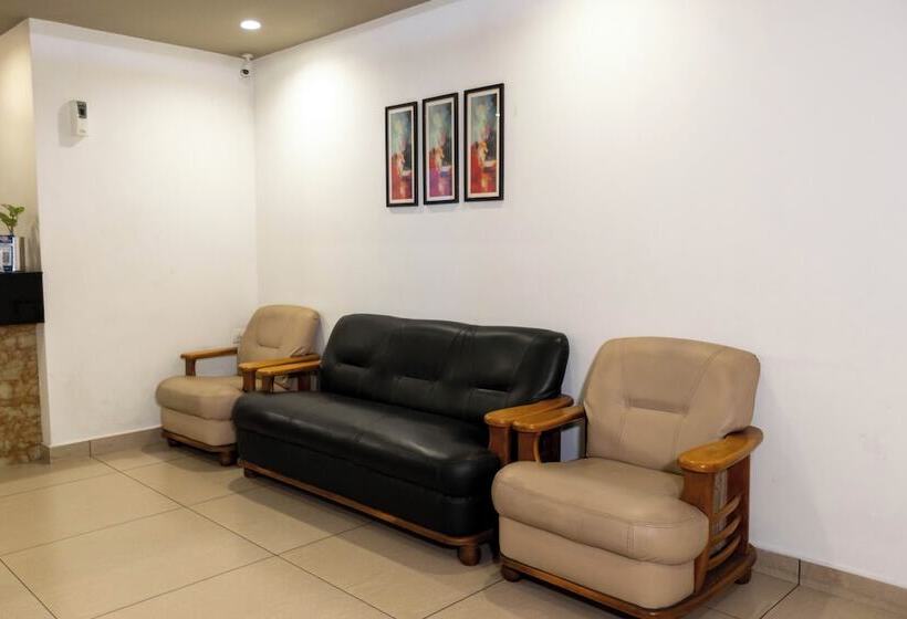 酒店 Aryaas Residency Nettoor