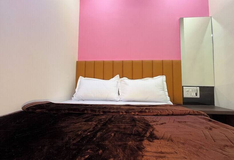 هتل Parel Residency