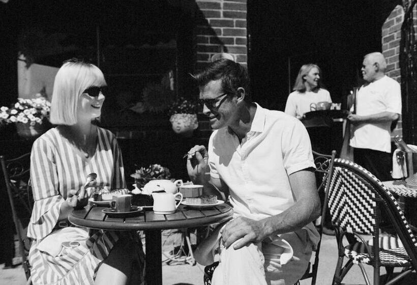 L Auberge De France Inn