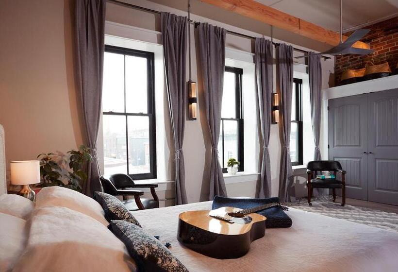 L Auberge De France Inn