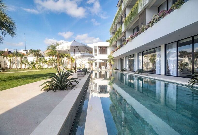Octa Canggu Villa And Condotel