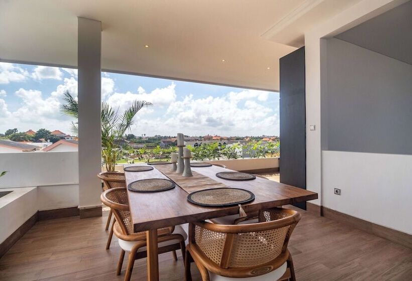 Octa Canggu Villa And Condotel