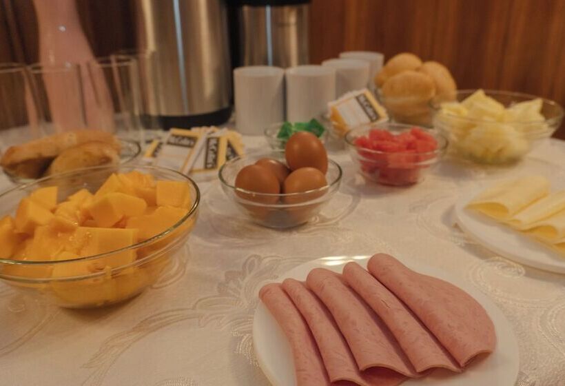 پانسیون Rama Inn Hostal