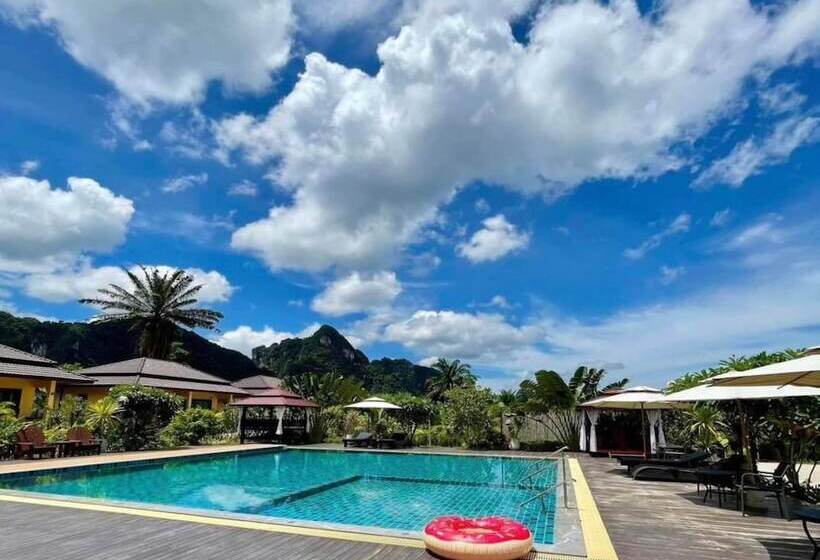 ホテル Capital O 75518 Baan Rose Resort Ao Luk