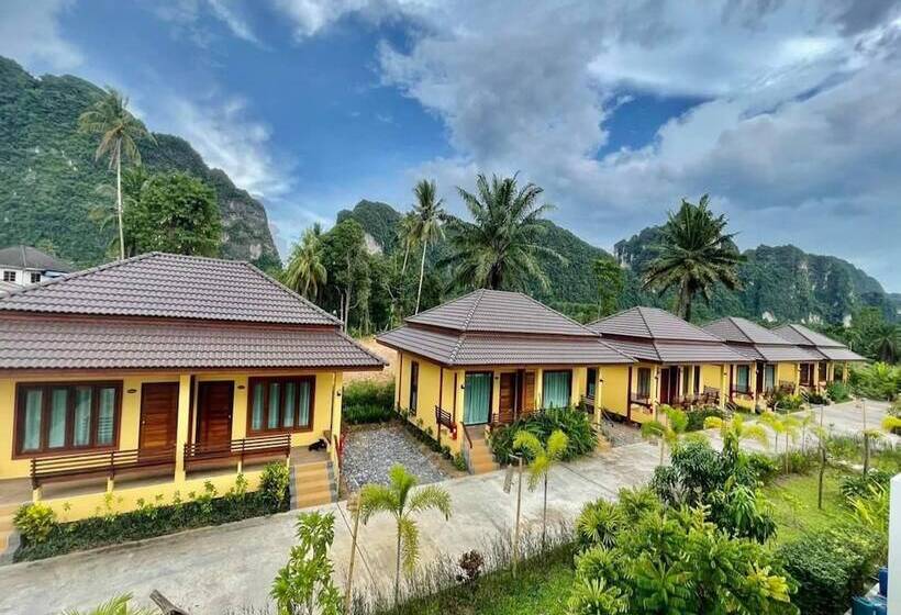 ホテル Capital O 75518 Baan Rose Resort Ao Luk