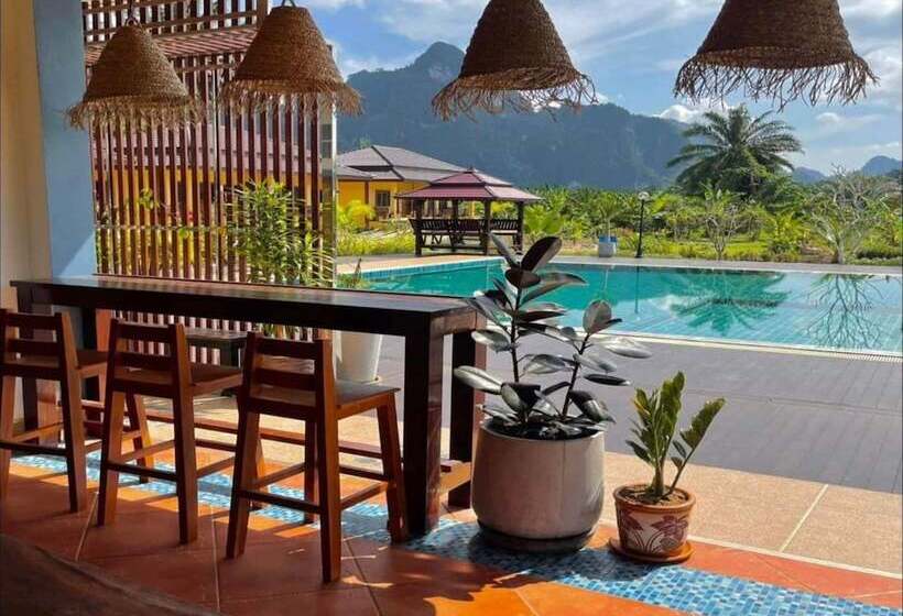 ホテル Capital O 75518 Baan Rose Resort Ao Luk