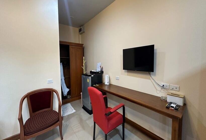 ホテル Capital O 75518 Baan Rose Resort Ao Luk