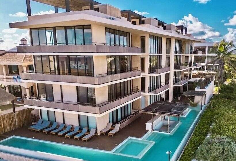 Luxury And Mordern Beachfront Condo By Bt Homes