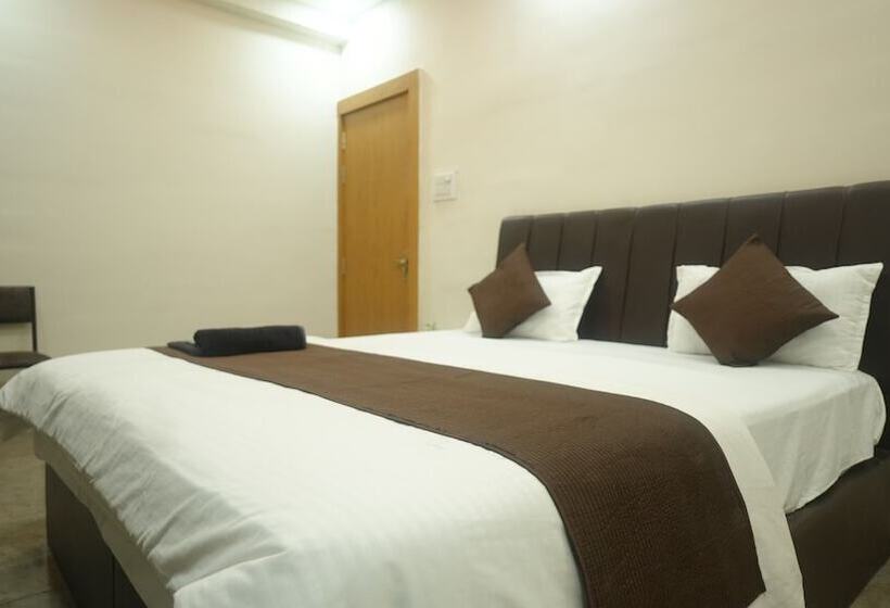 فندق Mahakal Avantika Palace