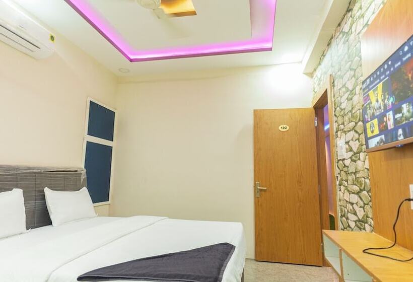 فندق Mahakal Avantika Palace