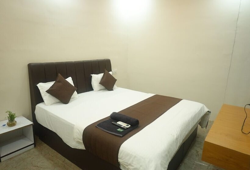 فندق Mahakal Avantika Palace