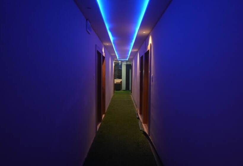 فندق Mahakal Avantika Palace