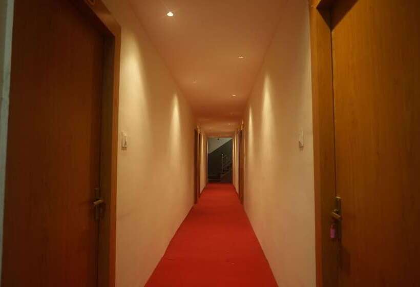 فندق Mahakal Avantika Palace