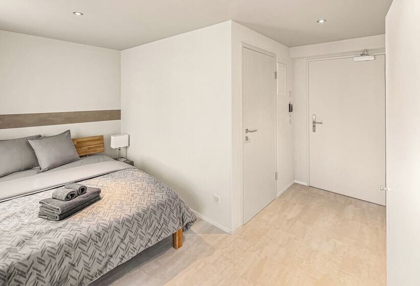 Отель Rütli Am Bahnhof Rüti Zh