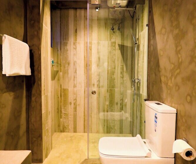 بنسيون Forest Face Lodge