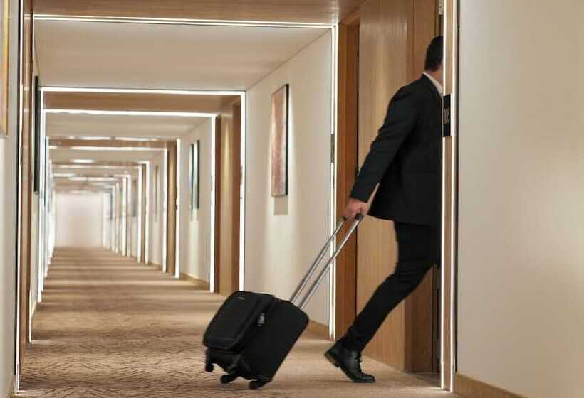 Отель Transit By Encalm   Nap And Shower