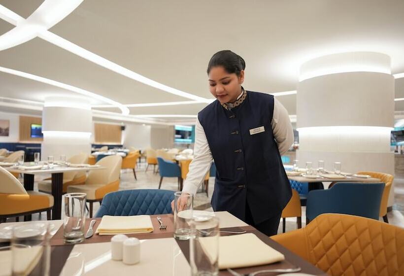 Отель Transit By Encalm   Nap And Shower