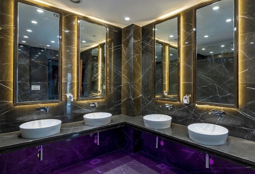 J P Hotel And Wedding Square