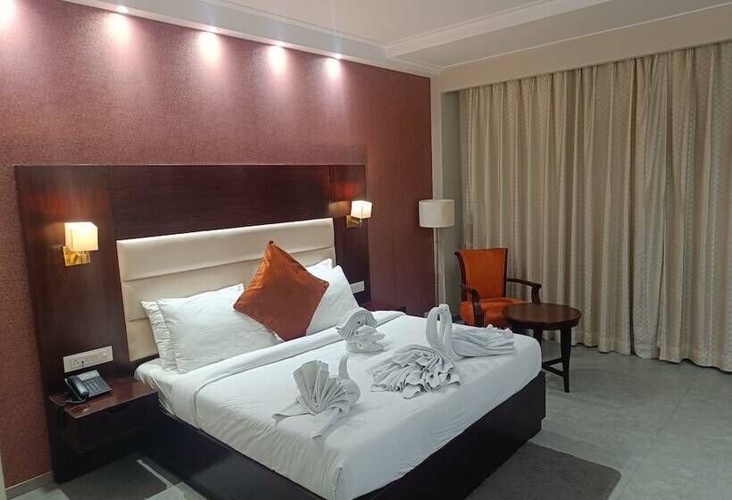 J P Hotel And Wedding Square