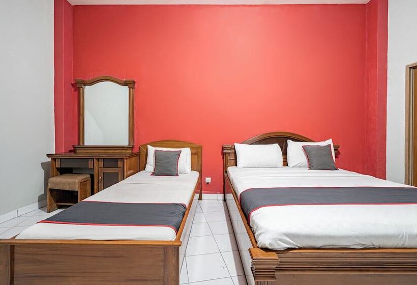 Capital O Hotel Abadi