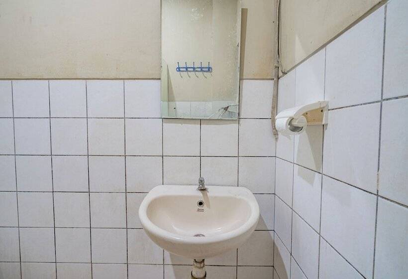 Capital O Hotel Abadi