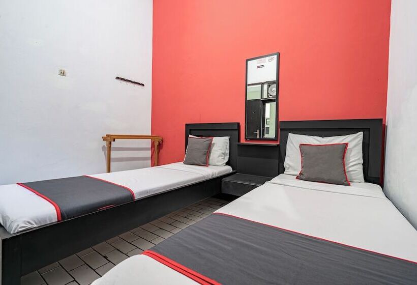 Capital O Hotel Abadi