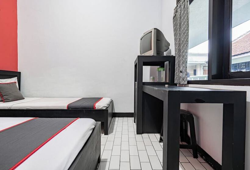 Capital O Hotel Abadi