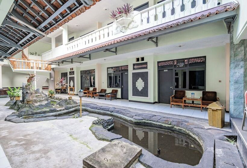 Capital O Hotel Abadi