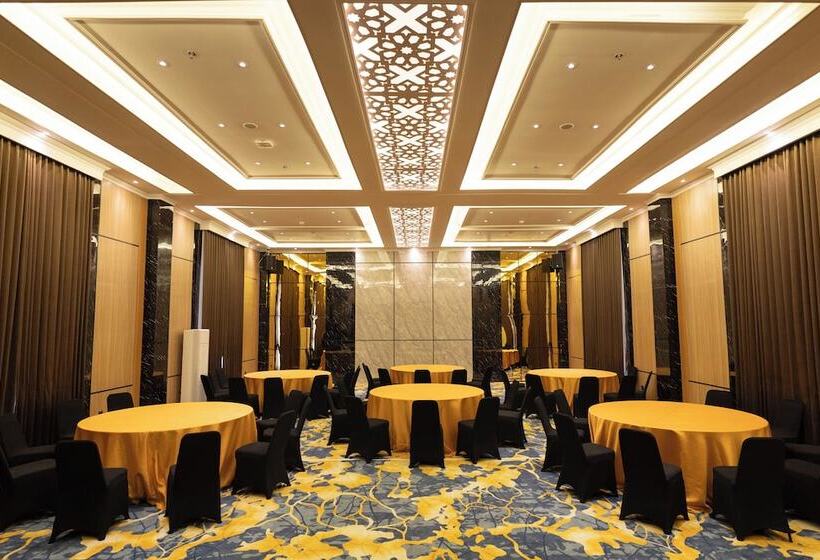 Eagle Hotel Wonosobo, Azana Hotels Collection