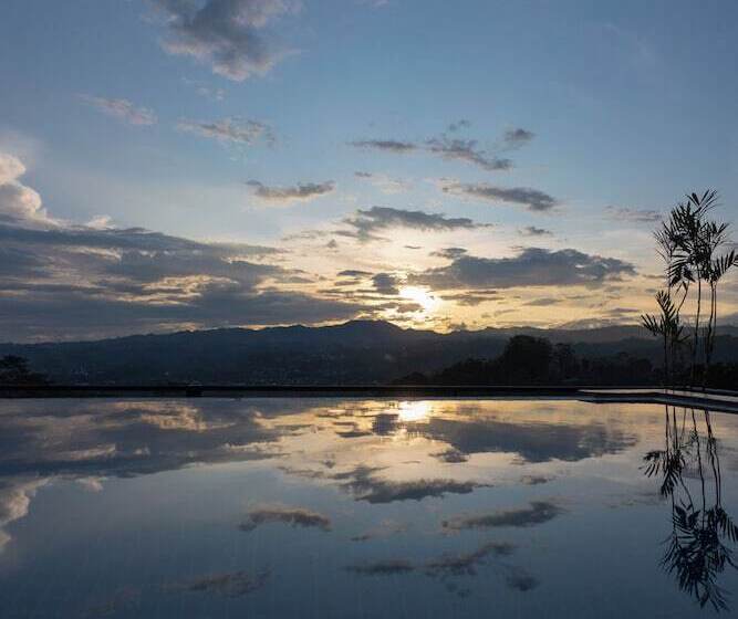 Eagle Hotel Wonosobo, Azana Hotels Collection