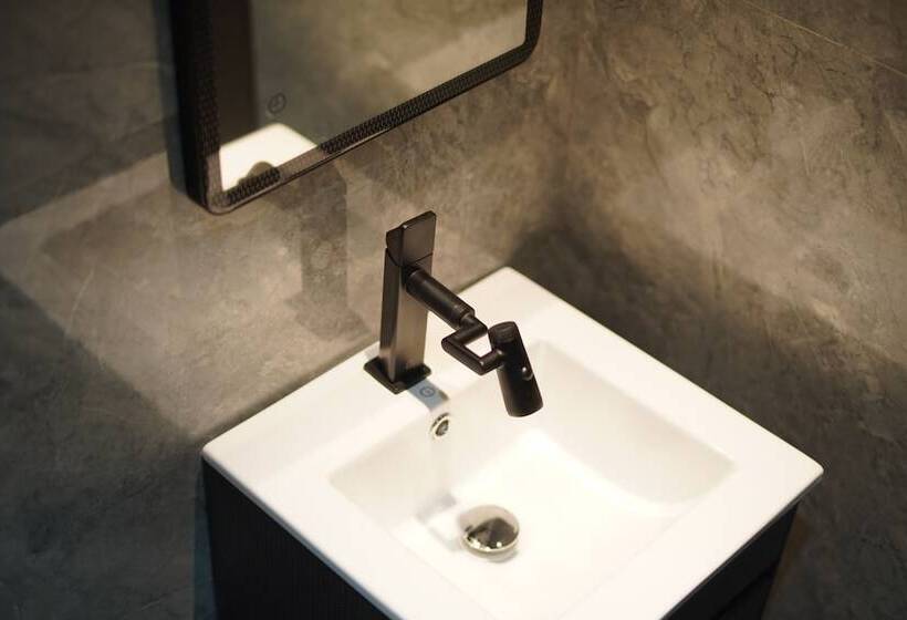 Eagle Hotel Wonosobo, Azana Hotels Collection