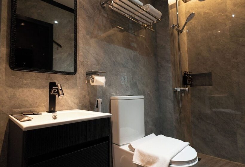 Eagle Hotel Wonosobo, Azana Hotels Collection