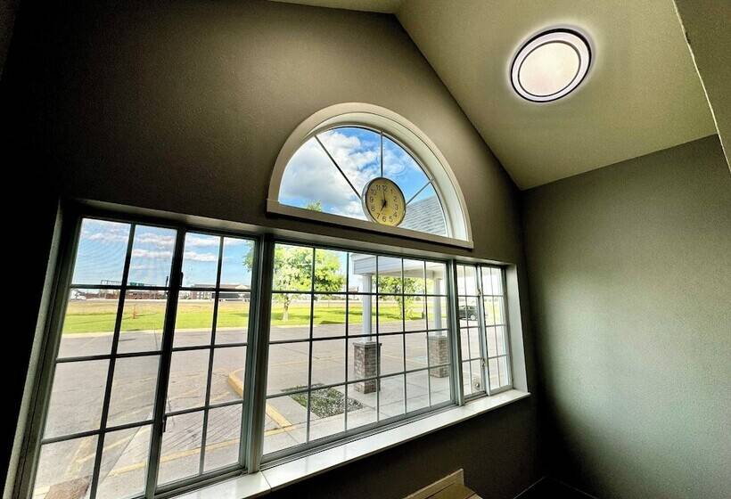 酒店 Airport Fargo