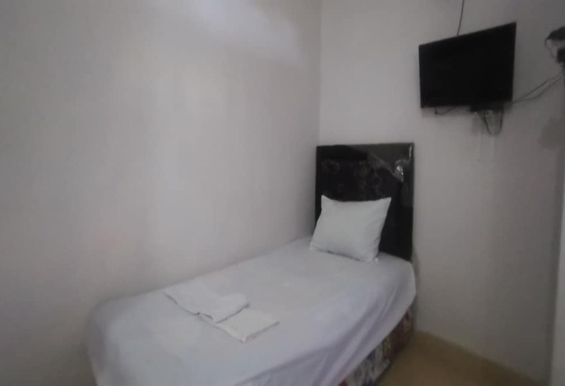 فندق Oyo 94078 Azzahra Homestay Syariah