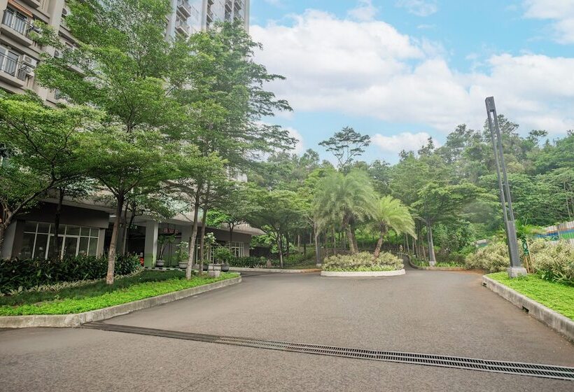 ホテル Oyo 94083 Apartemen Podomoro Golf View Victory Rooms