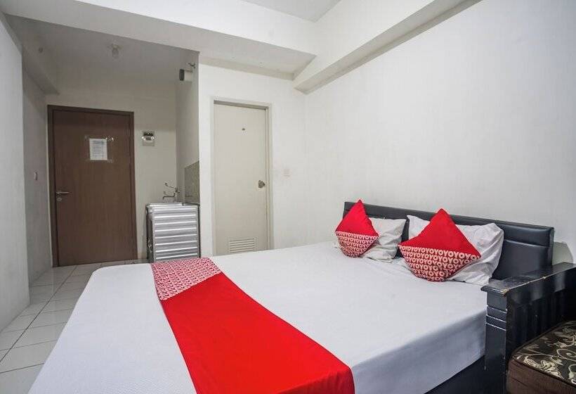 ホテル Oyo 94083 Apartemen Podomoro Golf View Victory Rooms