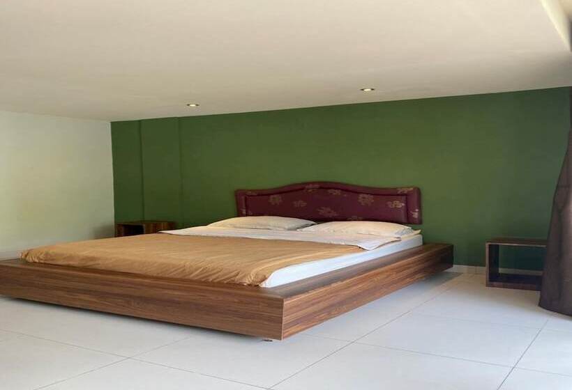 בית מלון כפרי Oyo 94106 Kitarooms Property