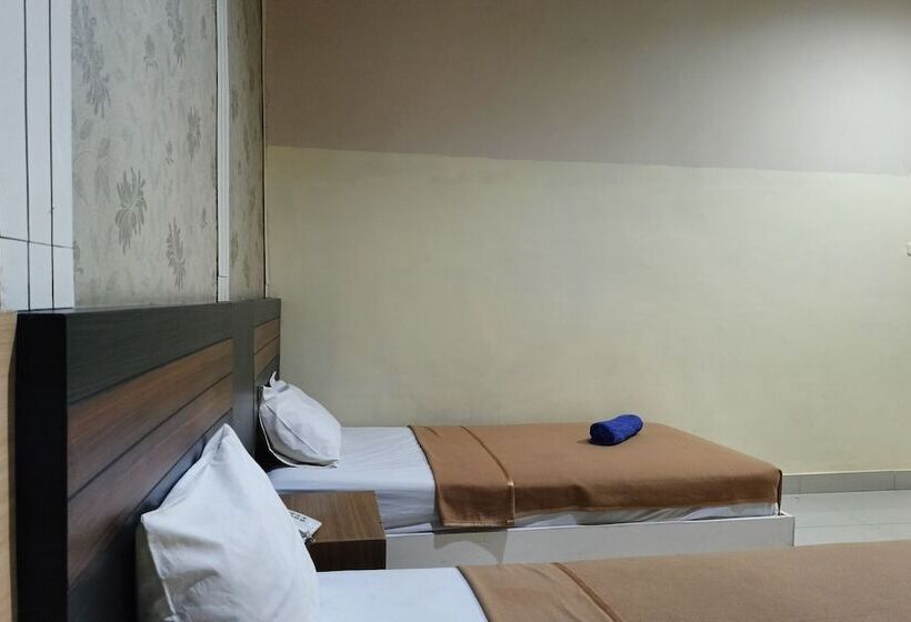 בית מלון כפרי Oyo 94112 Homestay Ananda Luwuk