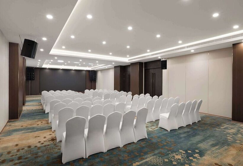 Отель Ramada By Wyndham Changsha East