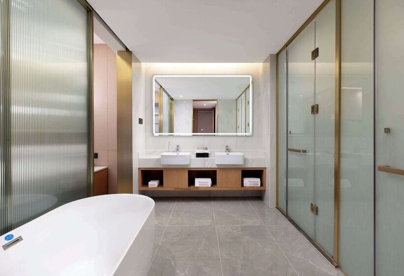 Отель Ramada By Wyndham Changsha East